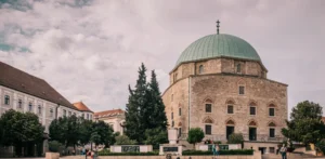 Read more about the article Pécs látnivalói: Egy mediterrán hangulatú ékszerdoboz, amit neked is látnod kell!